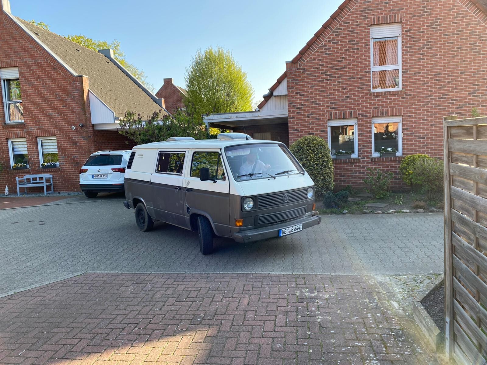 C11FF37D-F0D7-4A8C-A4FF-DBBDAC8EAB6D