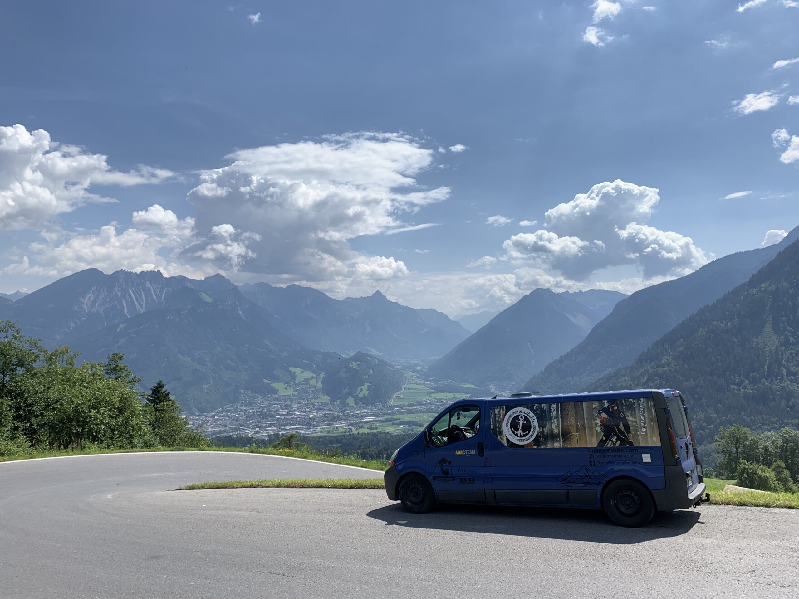 806050CC-65A1-4D8F-9612-DB6DF0910BBD