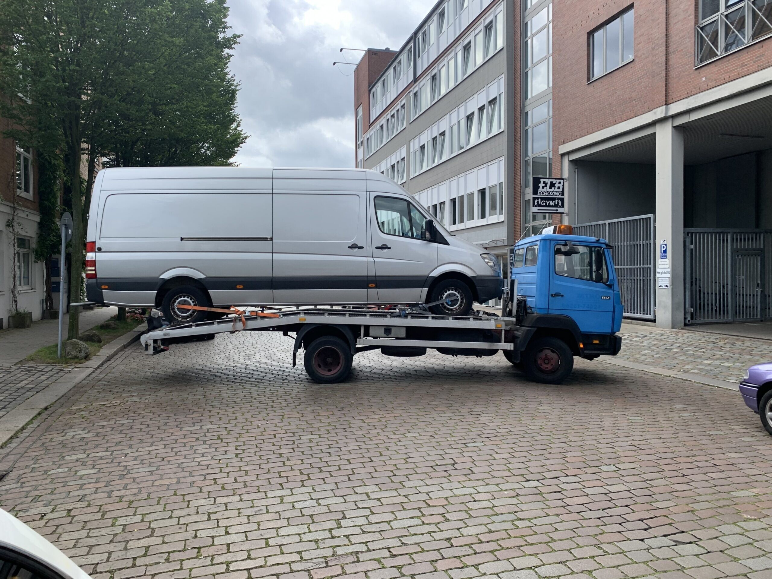 9E1F3014-F5AC-495F-8D51-41AD3D5006D2