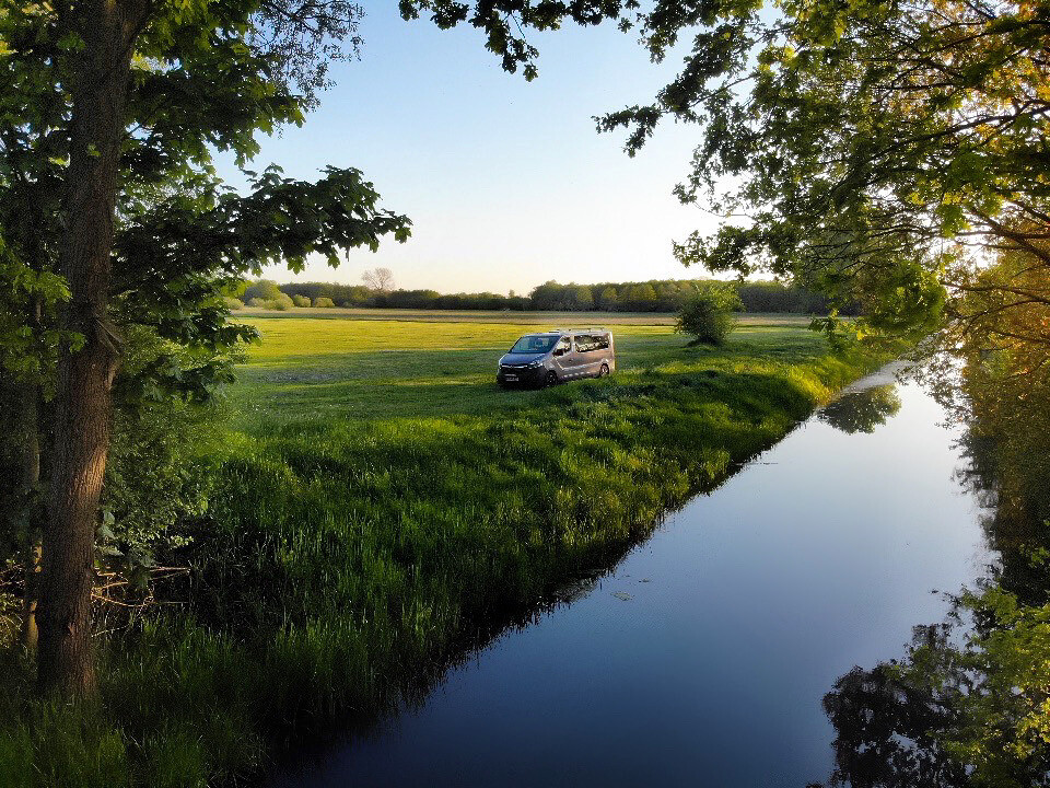 CDC20FE7-585A-4DF1-9760-979BE7D95E90