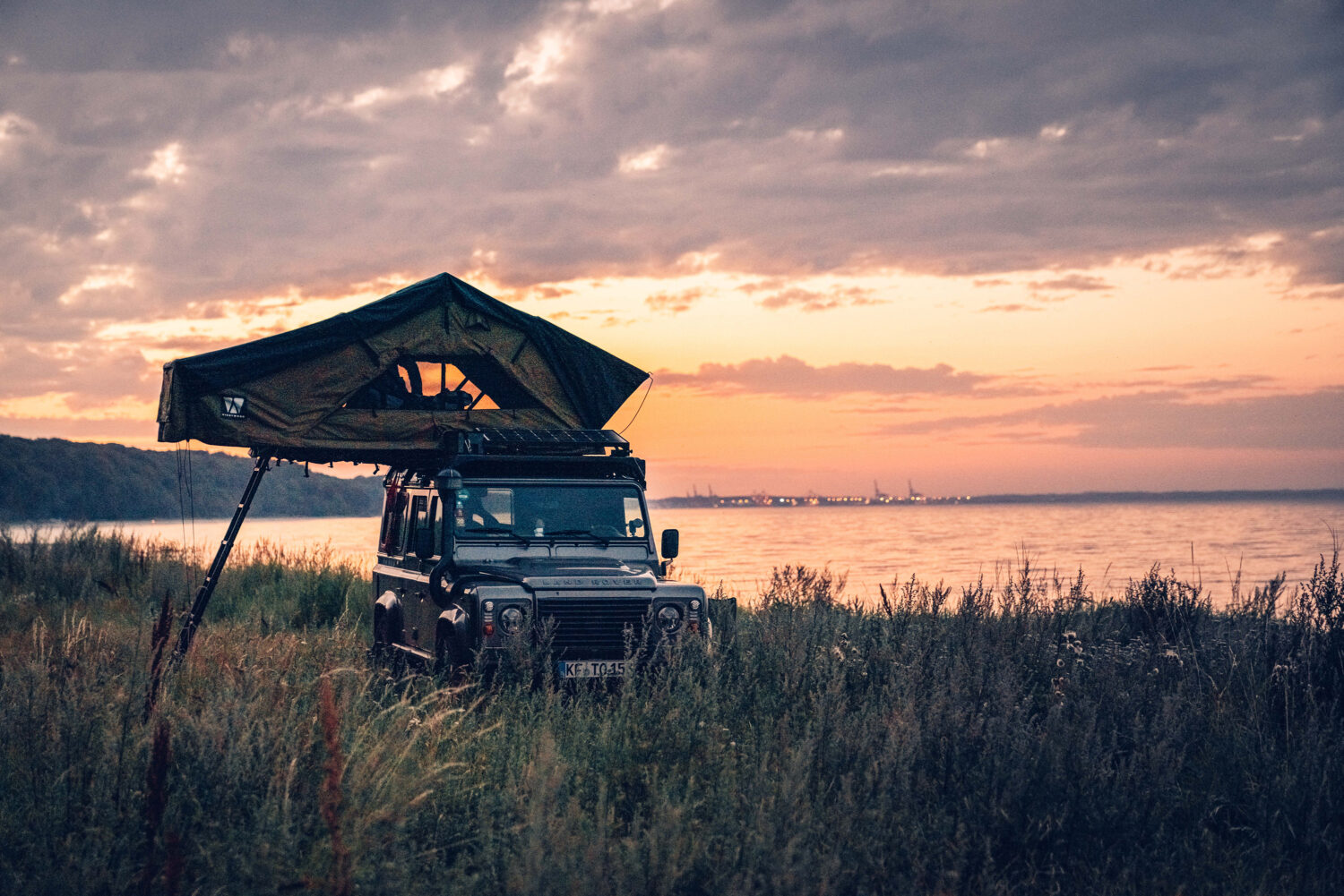 Land Rover Defender mit Wohnmobilzulassung von to.be.outdoors