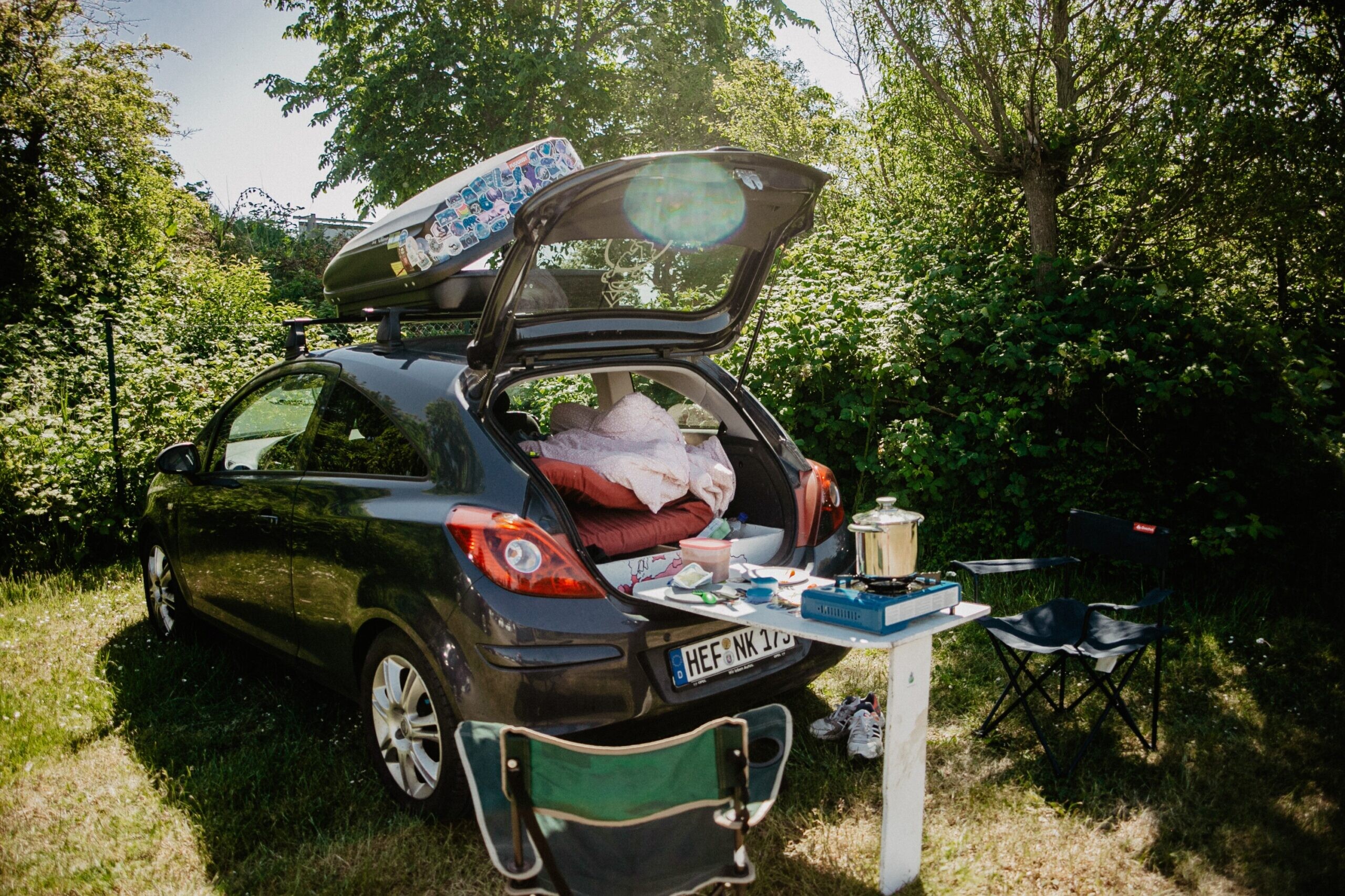micro-camper-corsa-aufgebaut