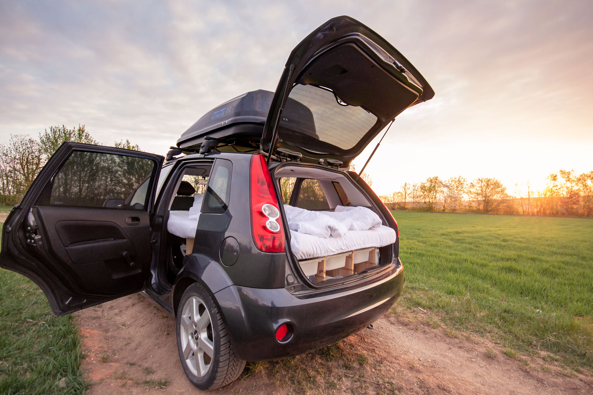 Ford Fiesta Camper - 1.4 Durashift-EST Style - Vans of Germany