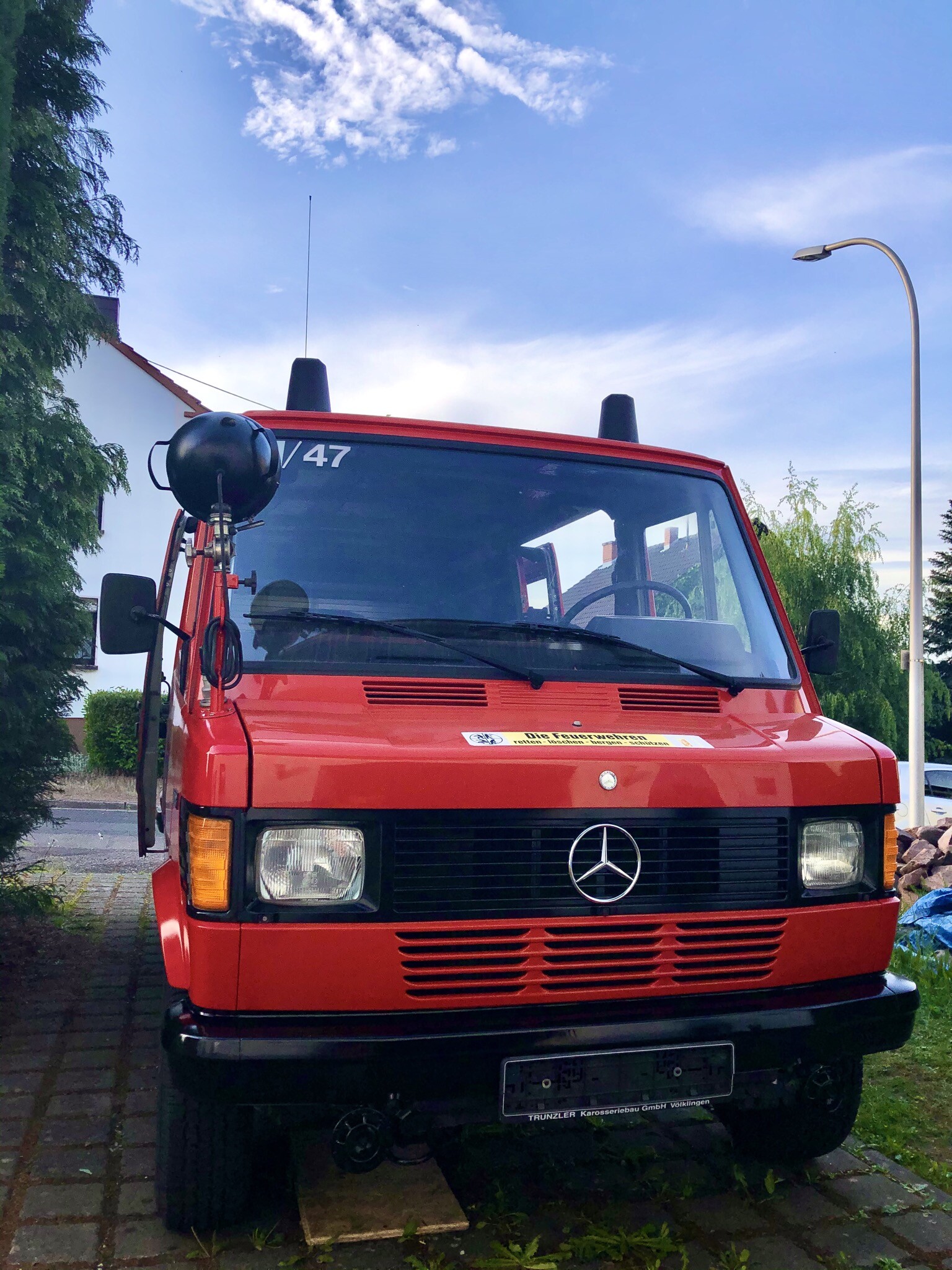 B3754E89-D1DB-4029-84C3-04D968DD3BDA