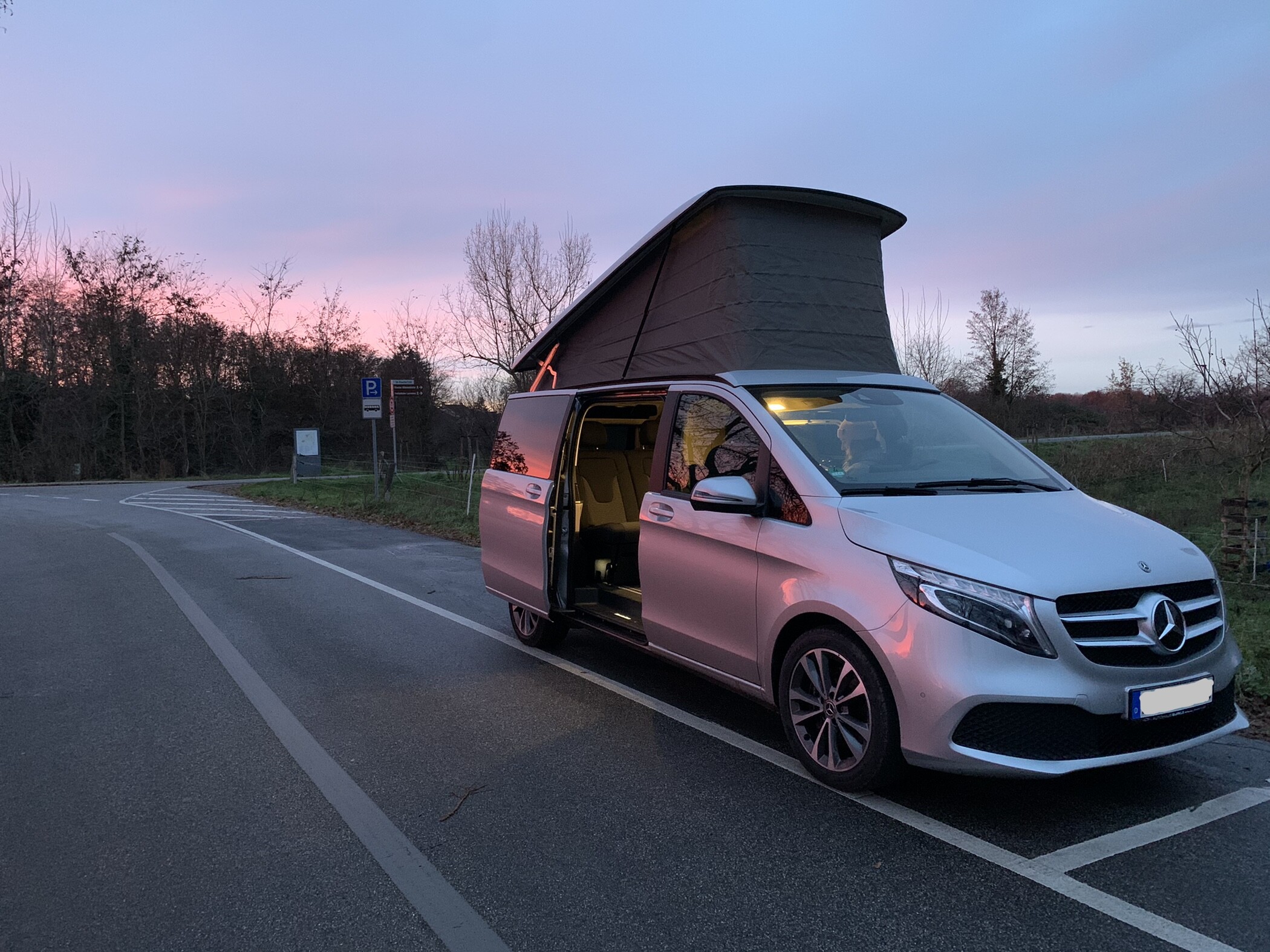 37930642-E3F3-4464-8703-58196BF0D698