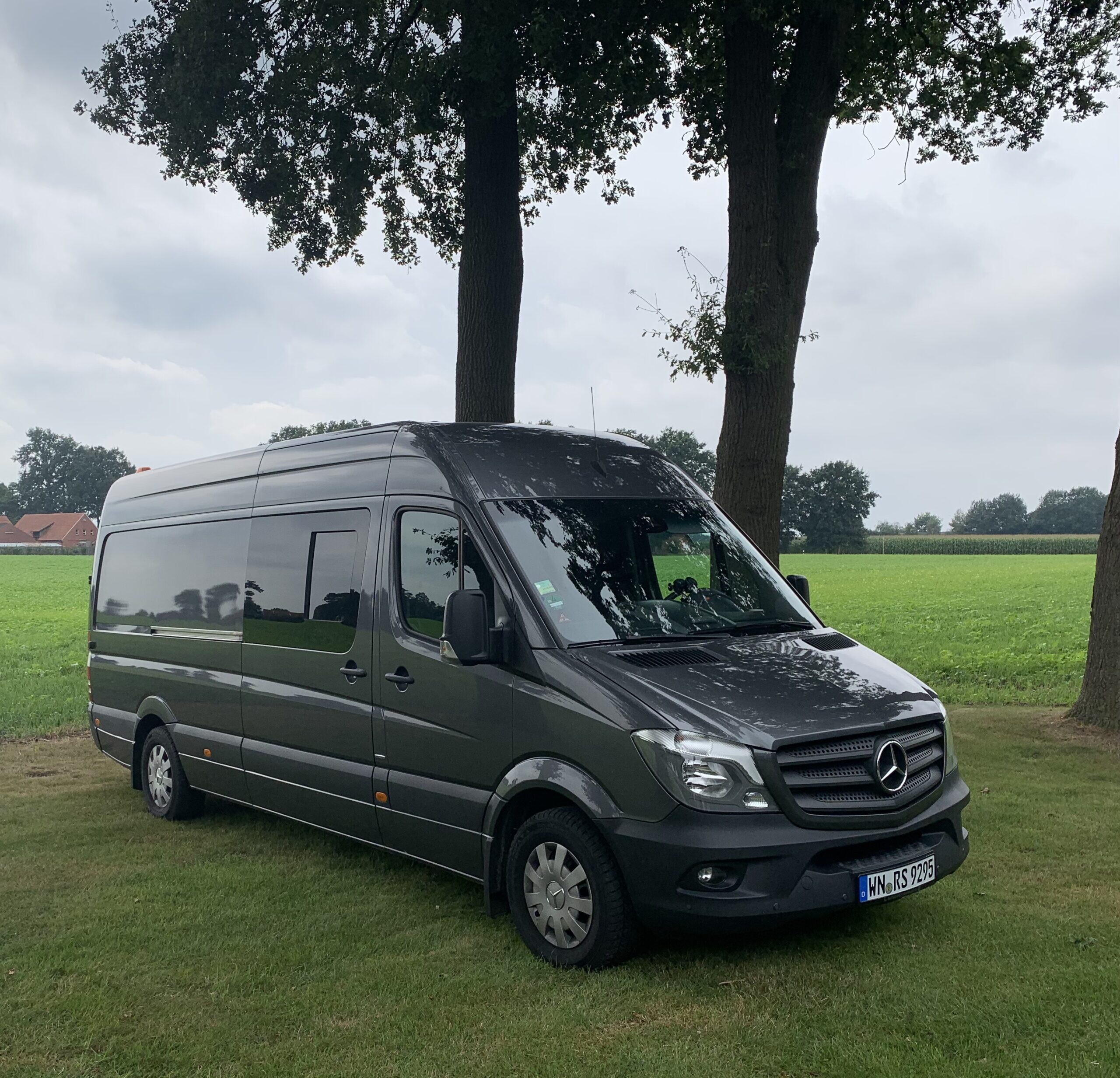 81BDE443-7937-4E25-B673-39CD0131552C