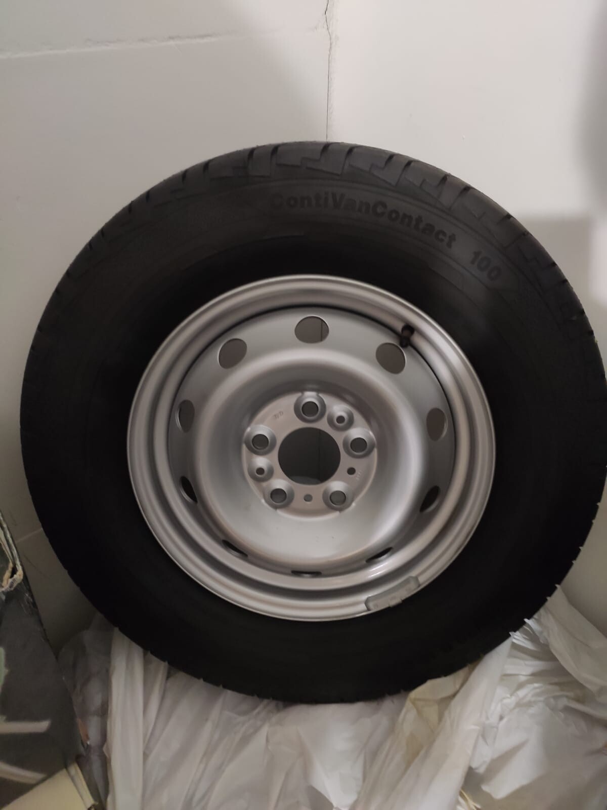 BCD591DA-3205-4D3B-A9AD-DDAABE19E48C