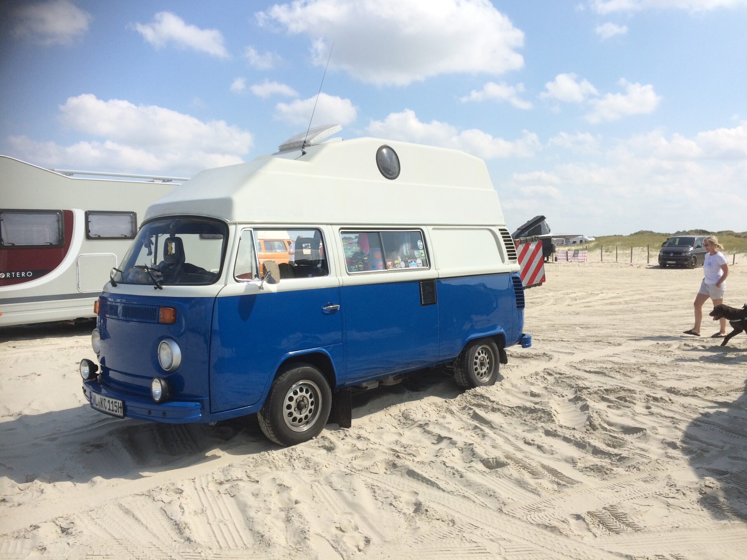 70DEB297-45F9-4E15-865B-6C0083E590FB