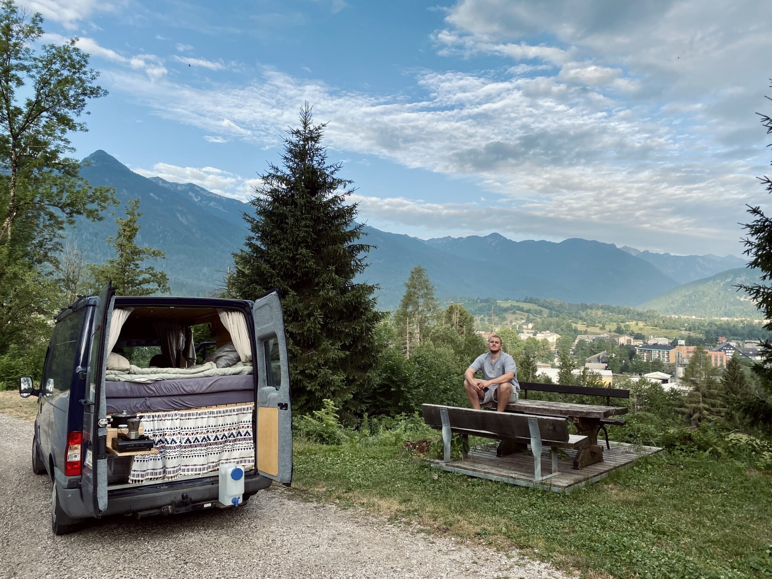 3E0CA270-833E-408F-9B92-F3C5E90208E5