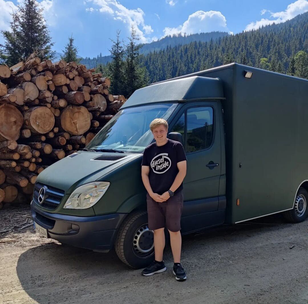 5DED3284-492A-4114-8BF4-E5874120B42F