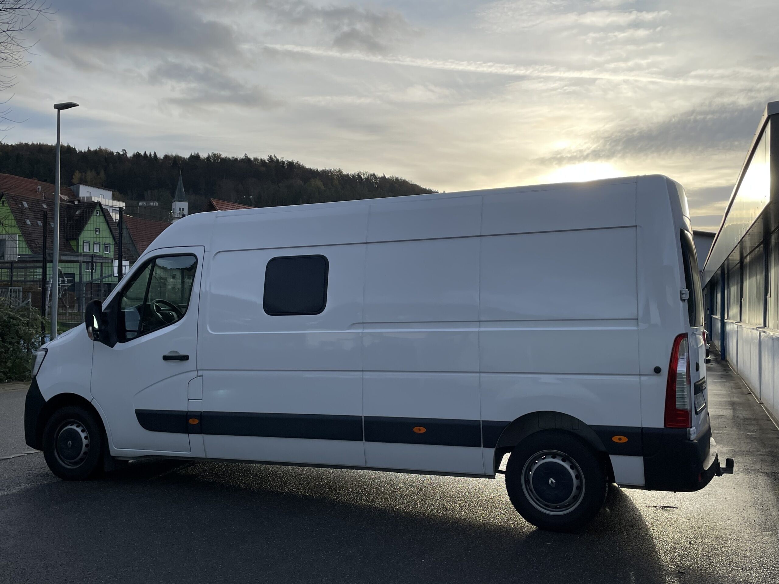 ECBB300D-42F3-4AB7-950B-CAC9A01DEB86