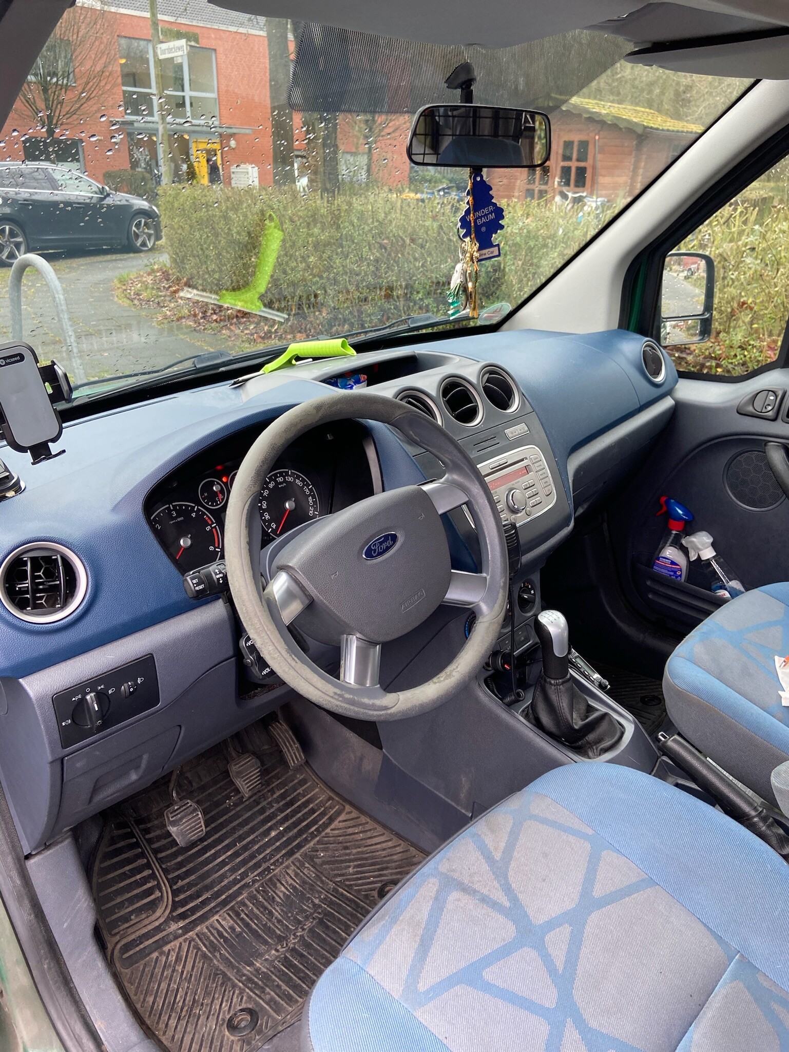 2EFF6C5A-9F32-44A3-AAD2-3204D68E7E77